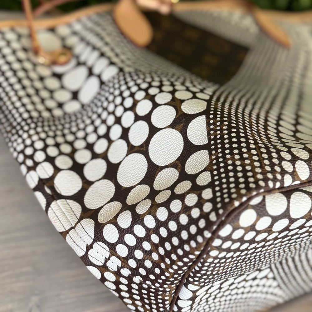Louis Vuitton Pre-Owned Yayoi Kusama 2012 MM Monogram Never Full MM - Picture 15 of 16